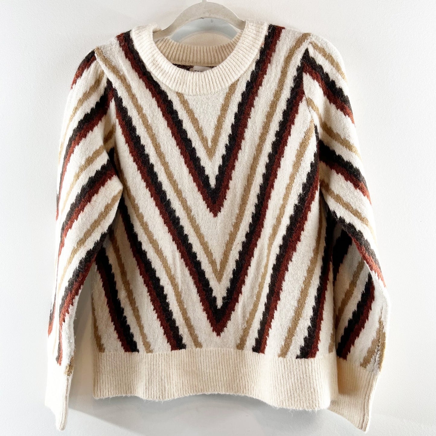 Evereve Long Sleeve Crewneck Chevron Striped Sweater Cream Maroon Medium