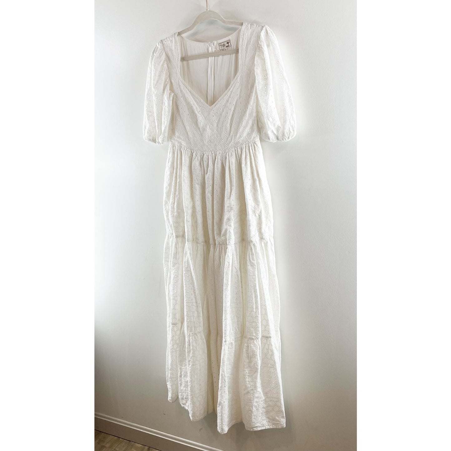Mille Maja Short Puff Sleeve Eyelet Lace Maxi Dress in Pearl White Small