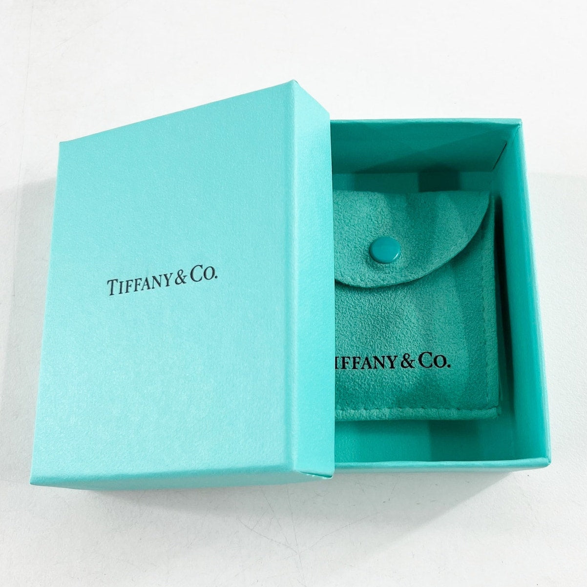 Tiffany & Co. 2003 Atlas 925 Silver Chain Toggle Charm Bracelet with Pouch