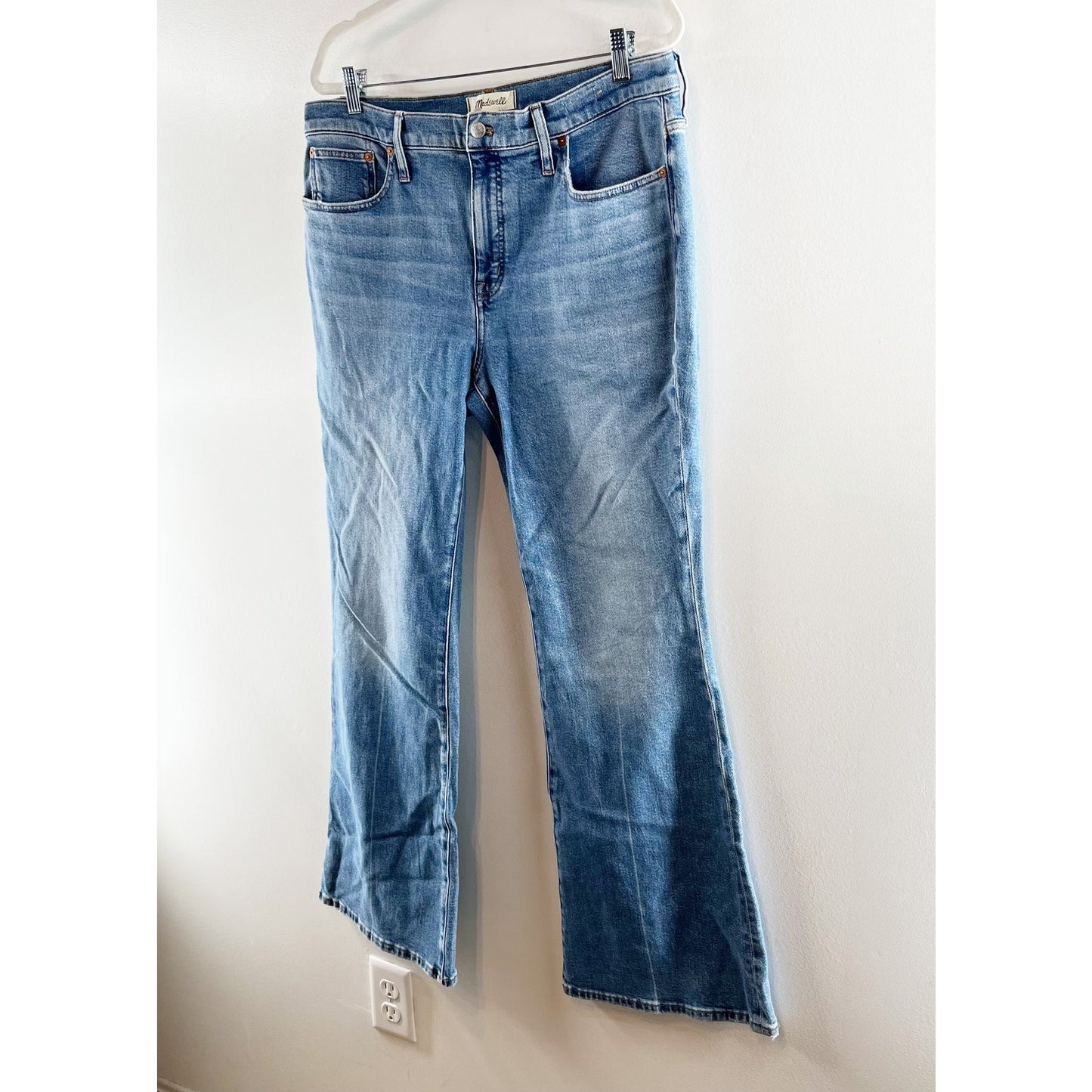 Madewell High Rise Flea Market Flare Jeans in Amaretto Wash Blue 32 / 14