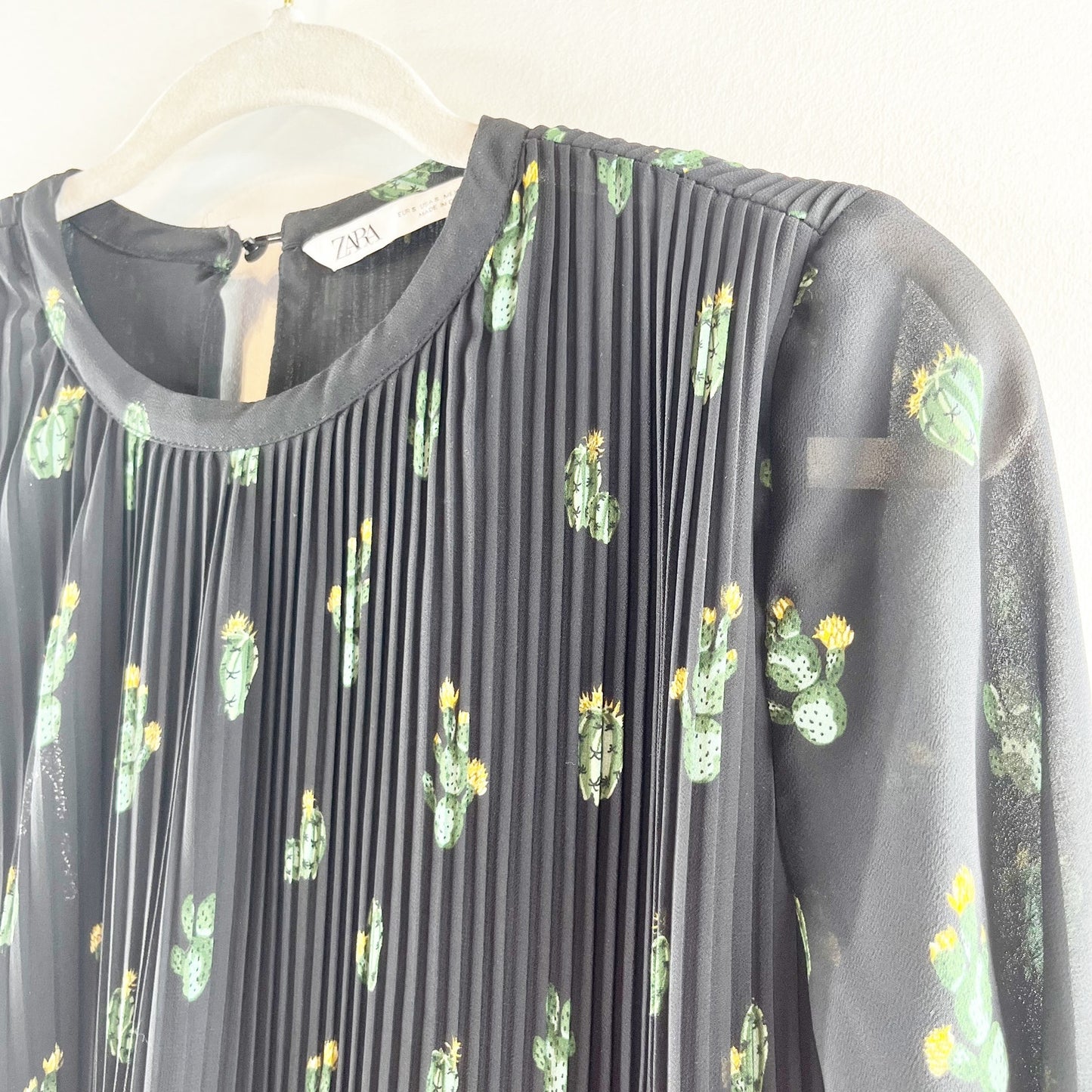Zara Cactus Print 3/4 Sleeve Crew Neck Plisse Pleated Mini Dress Black Small