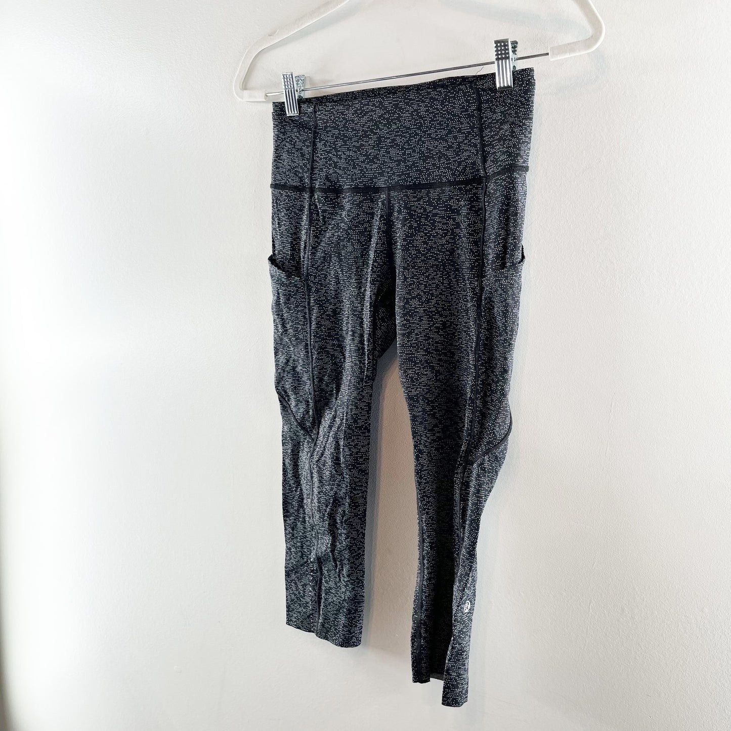 Lululemon Fast & Free Crop II Nulux 19" Leggings Soundwave Alpine White Black 6