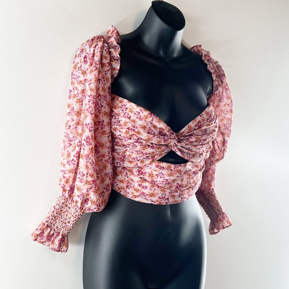 AMUR Hilda Floral Off-The-Shoulder Sweetheart Neck Crop Blouse Top Pink Large