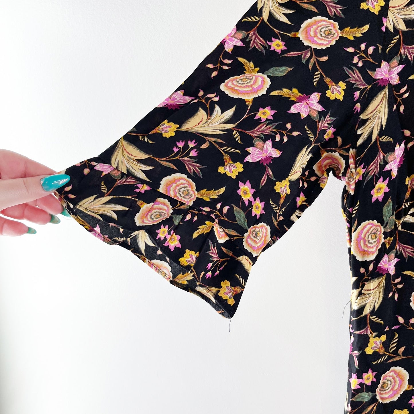 LOFT Floral Print Ruffle Sleeve Side Slit Viscose Shift Midi Dress Black 12