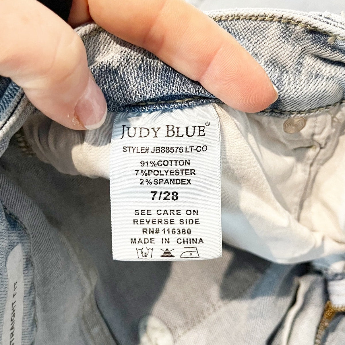 Judy Blue High Waisted Light Wash Denim Straight Fit Jeans Light Blue 7 / 28