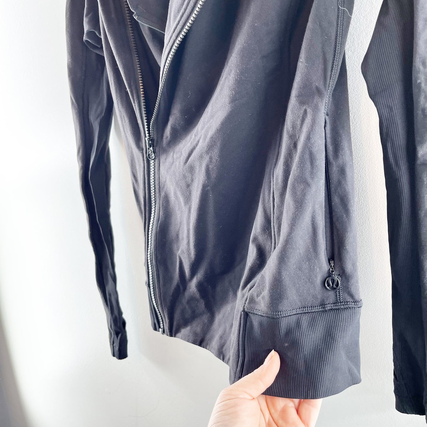 Lululemon Bhakti Long Sleeve Thumbhole Full Zip Yoga Jacket Black 8