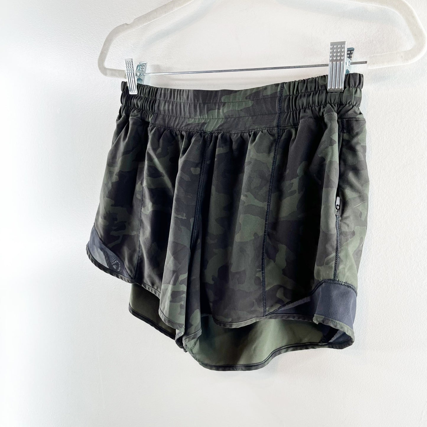 Lululemon Hotty Hot Short II Long 4" Incognito Camo Multi Gator Green Black 10