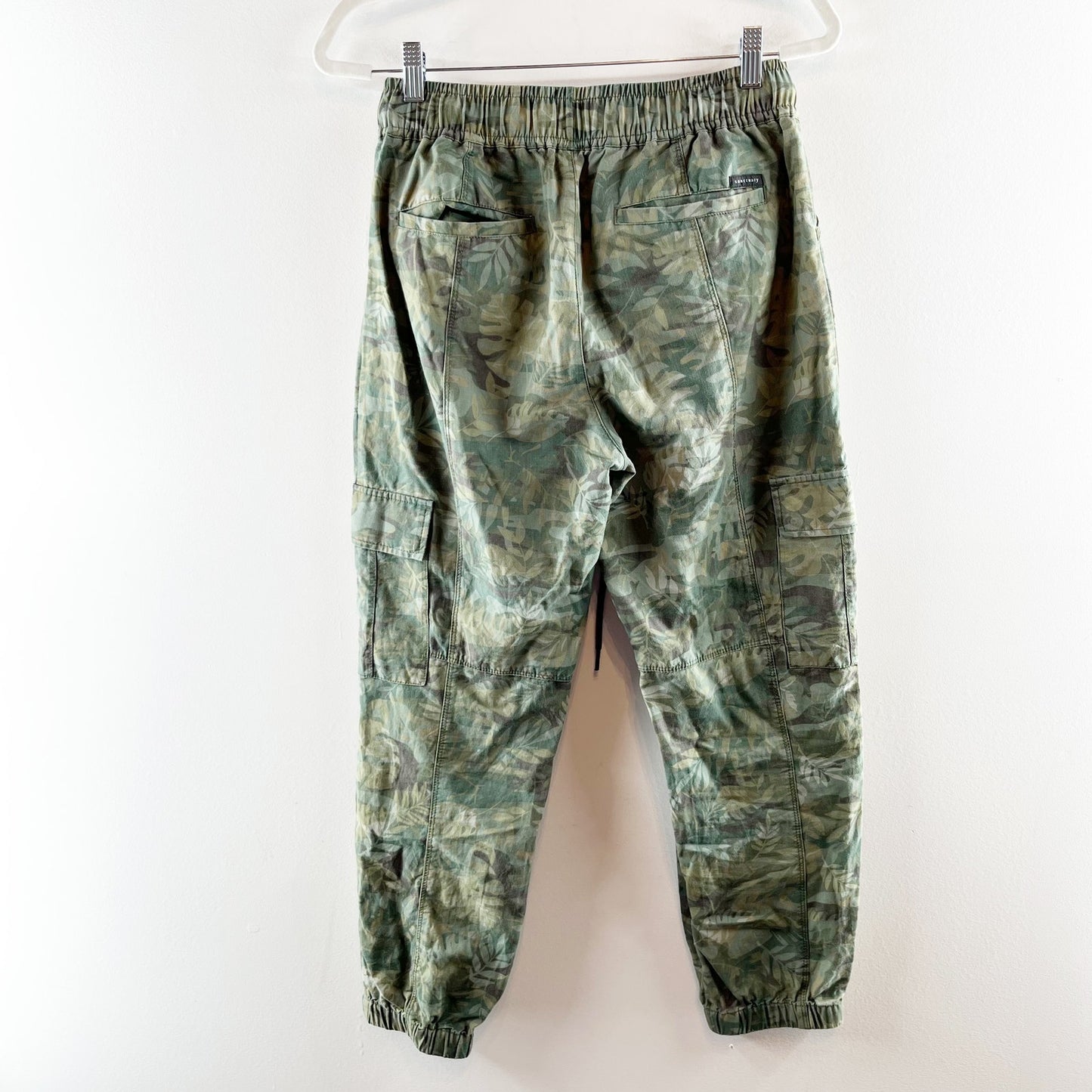 Sanctuary Camo Foliage Cargo High Rise Jogger Pants Green 27 / 4