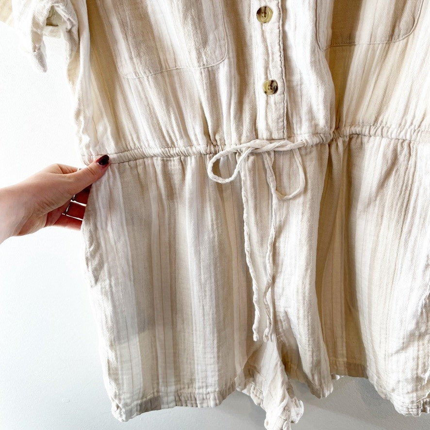 Old Navy Gauze Crinkle Button Down Short Sleeve Romper Beige Tan XL