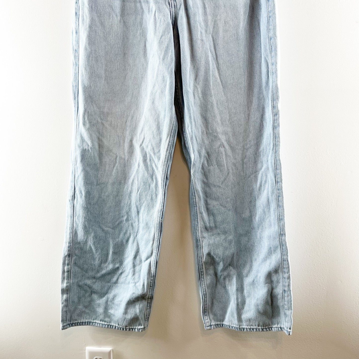 Hollister Ultra High Rise Baggy Wide Leg Jeans Light Wash Blue 6