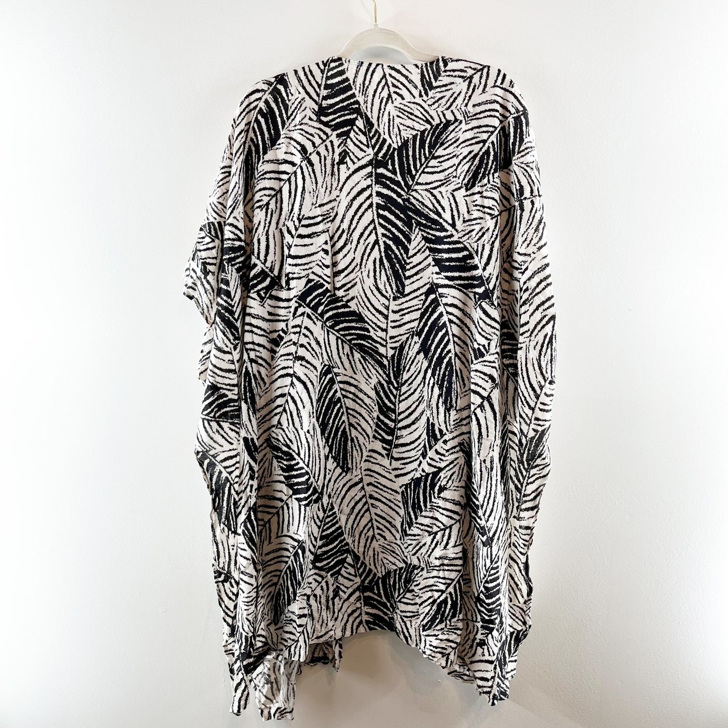 Cynthia Rowley Leaf Print Short Sleeve Midi Kimono Cover Up White Black One Size
