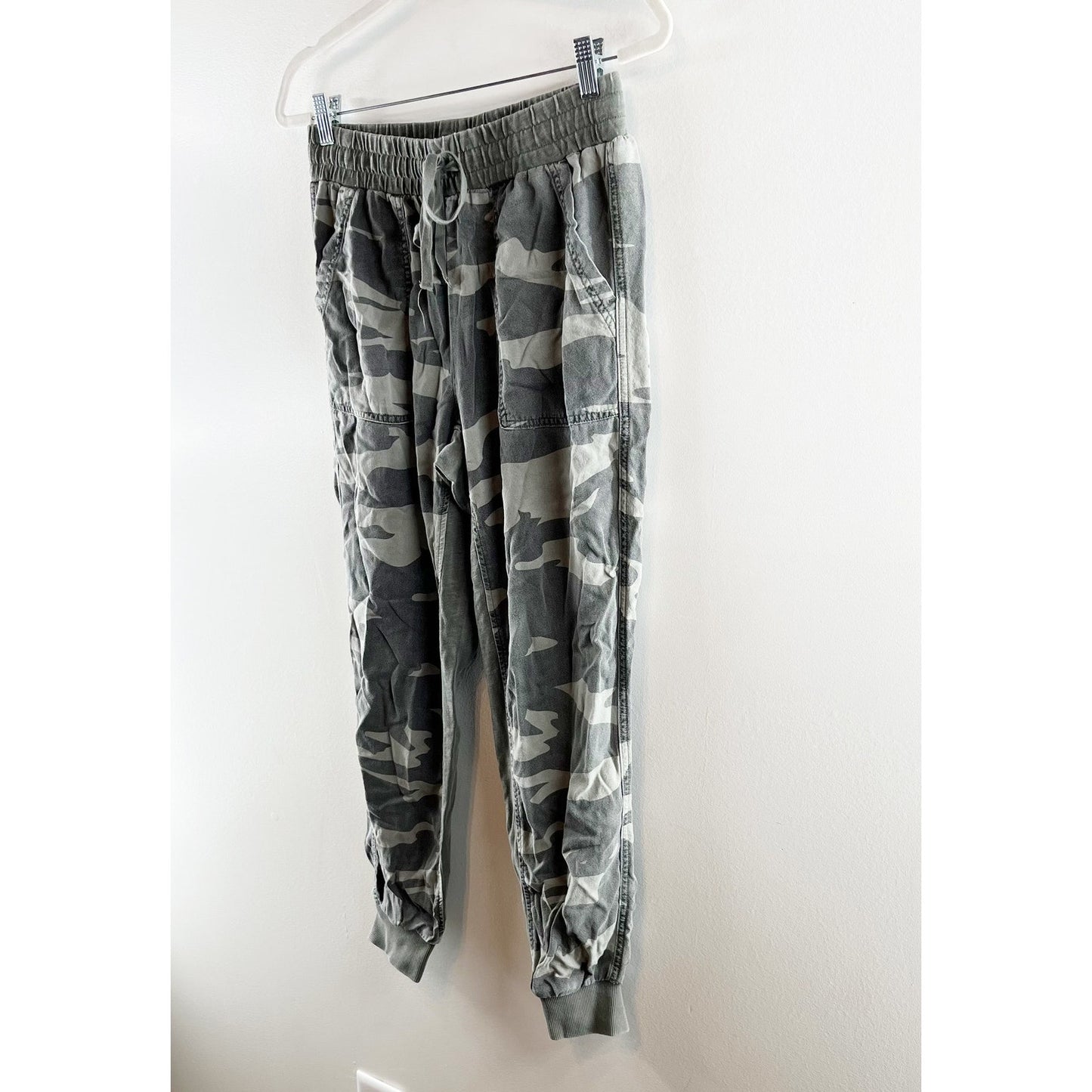 Splendid High Rise Lakeside Camo Joggers Green Small