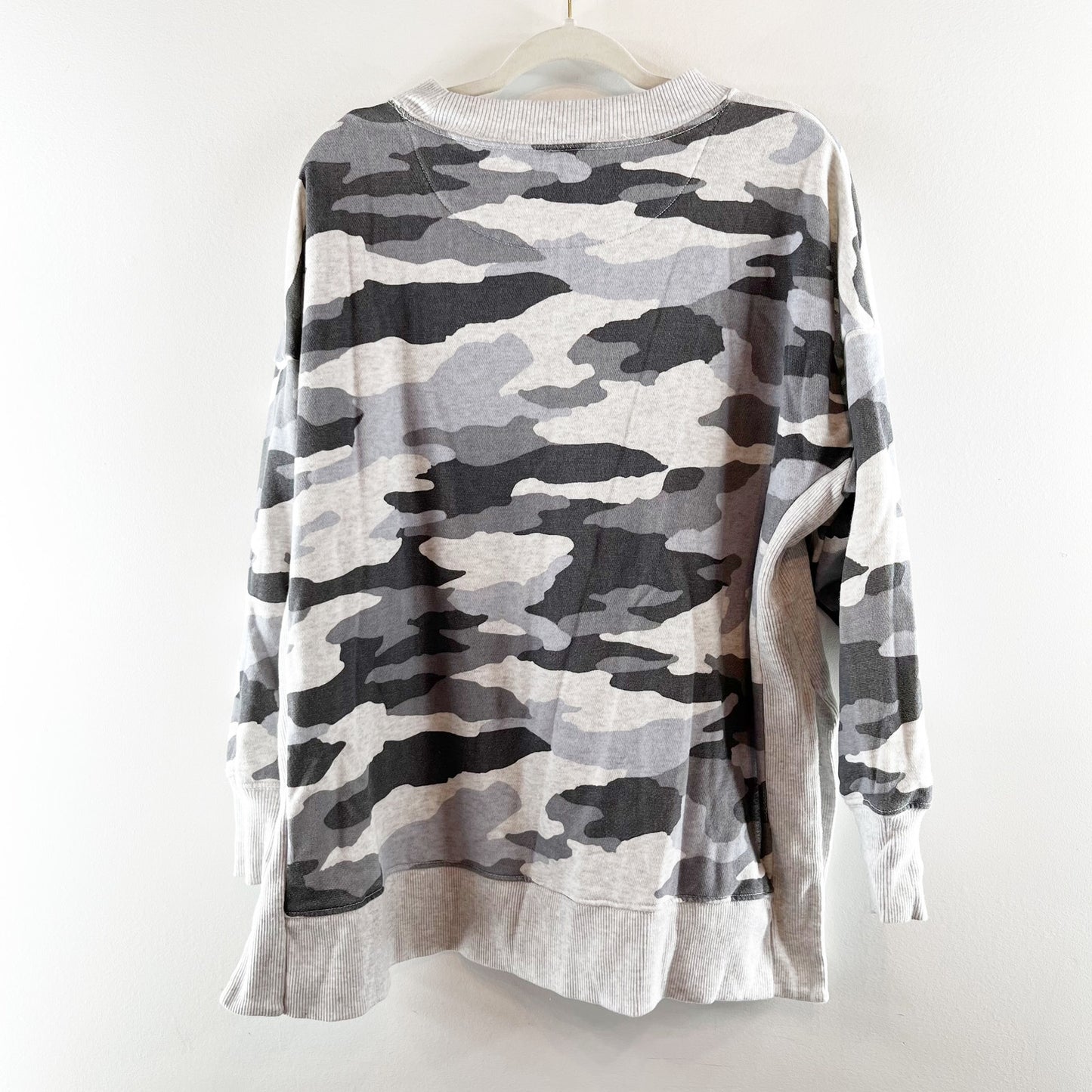 Aerie Oversized Long Sleeve Crewneck Camo Sweatshirt Gray Large
