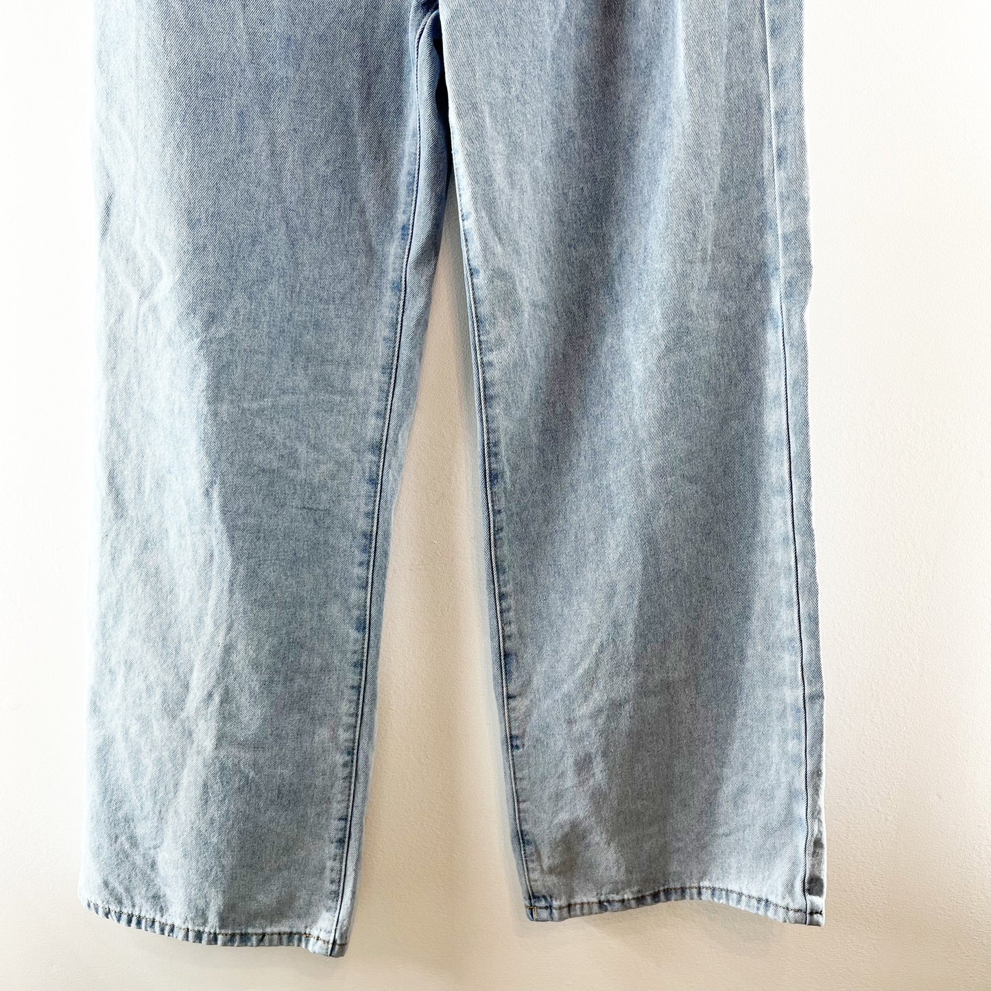 Edikted Low Rise Wide Leg Baggy Cotton Jeans Light Wash Blue Medium