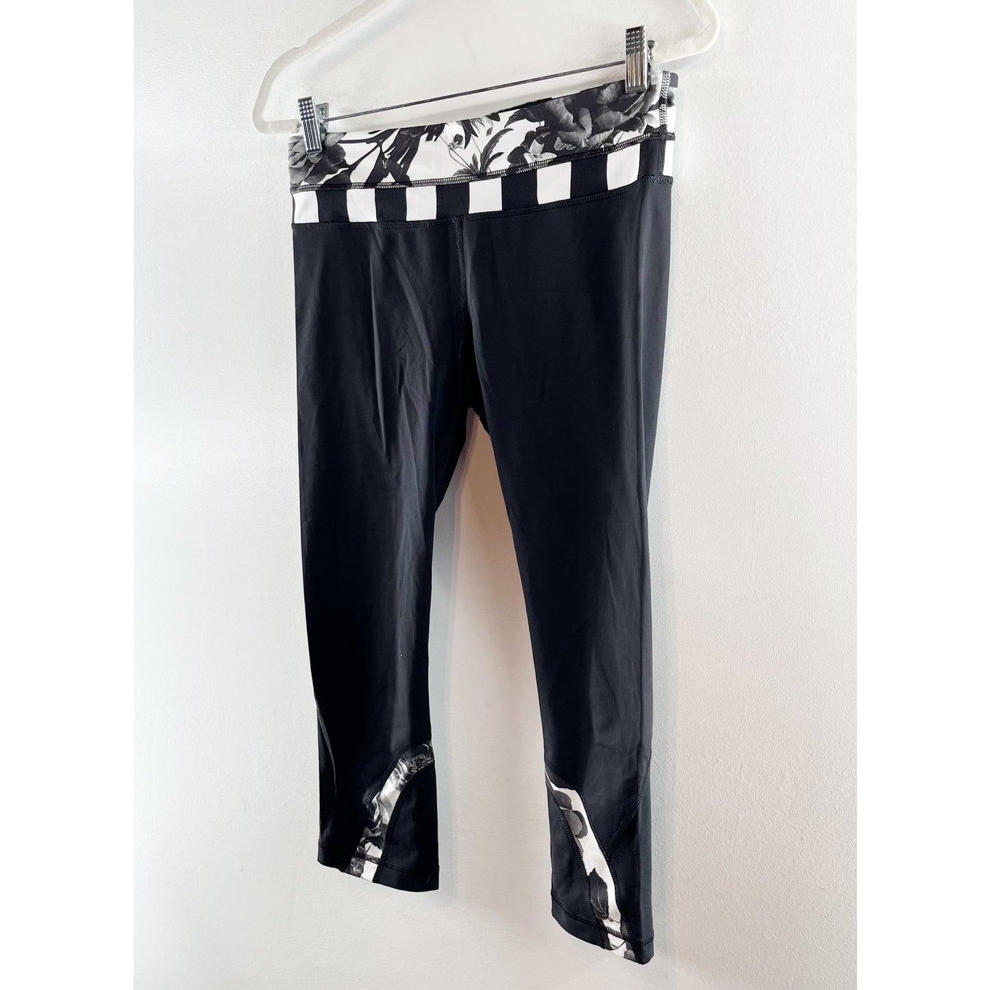 Lululemon Run Inspire Crop Leggings Yoga Running Pants Black Floral Gray 8