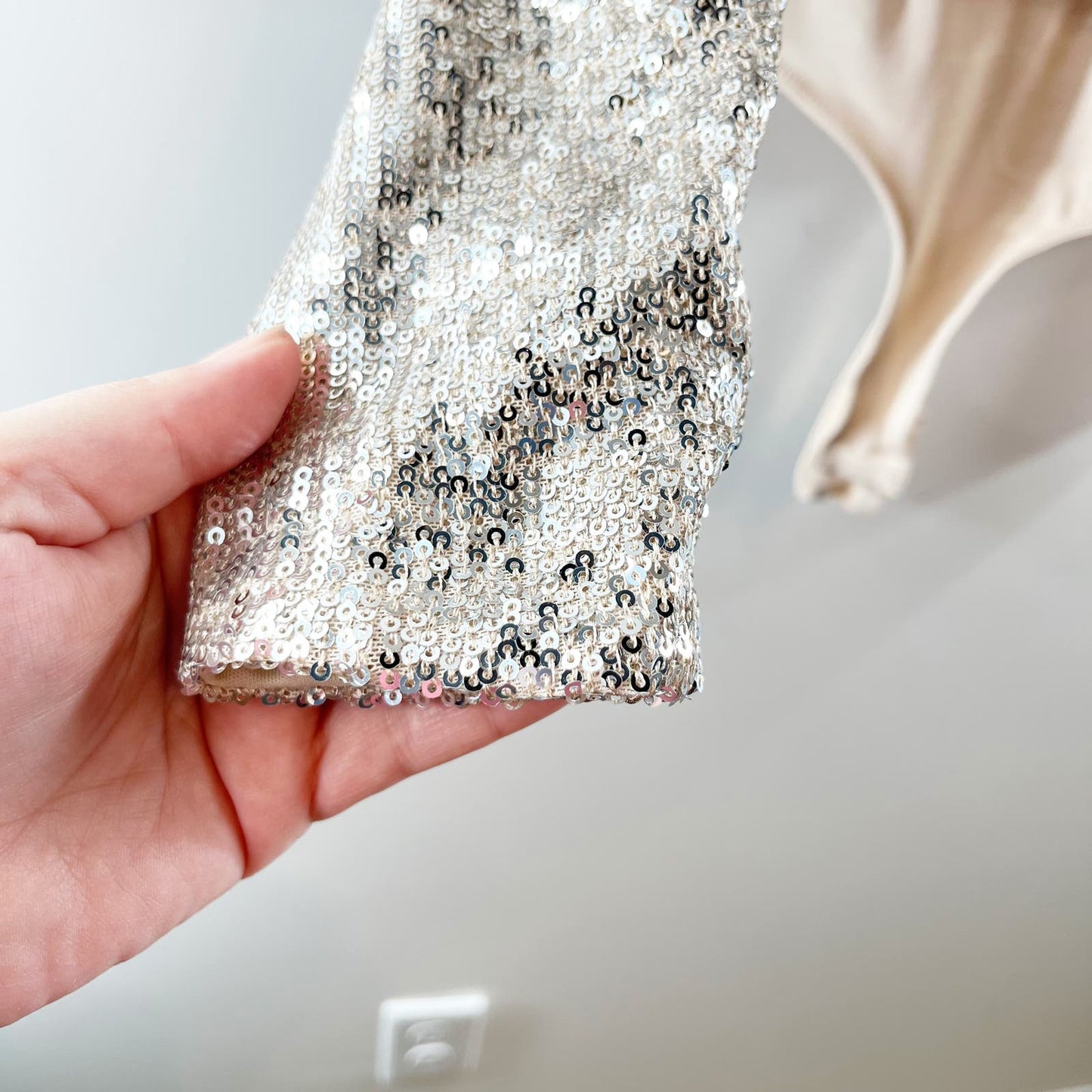 Rachel Zoe Puff Long Sleeve Sequin Open Back Thong Bodysuit Gold Large