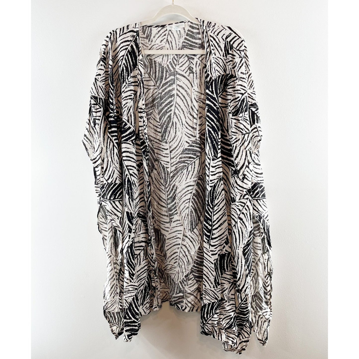 Cynthia Rowley Leaf Print Short Sleeve Midi Kimono Cover Up White Black One Size