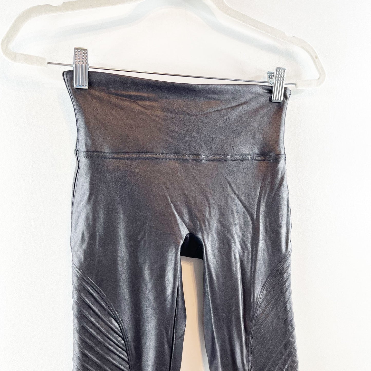 SPANX Shiny Faux Leather Slim Fit Pull On Mid Rise Moto Leggings Black Small