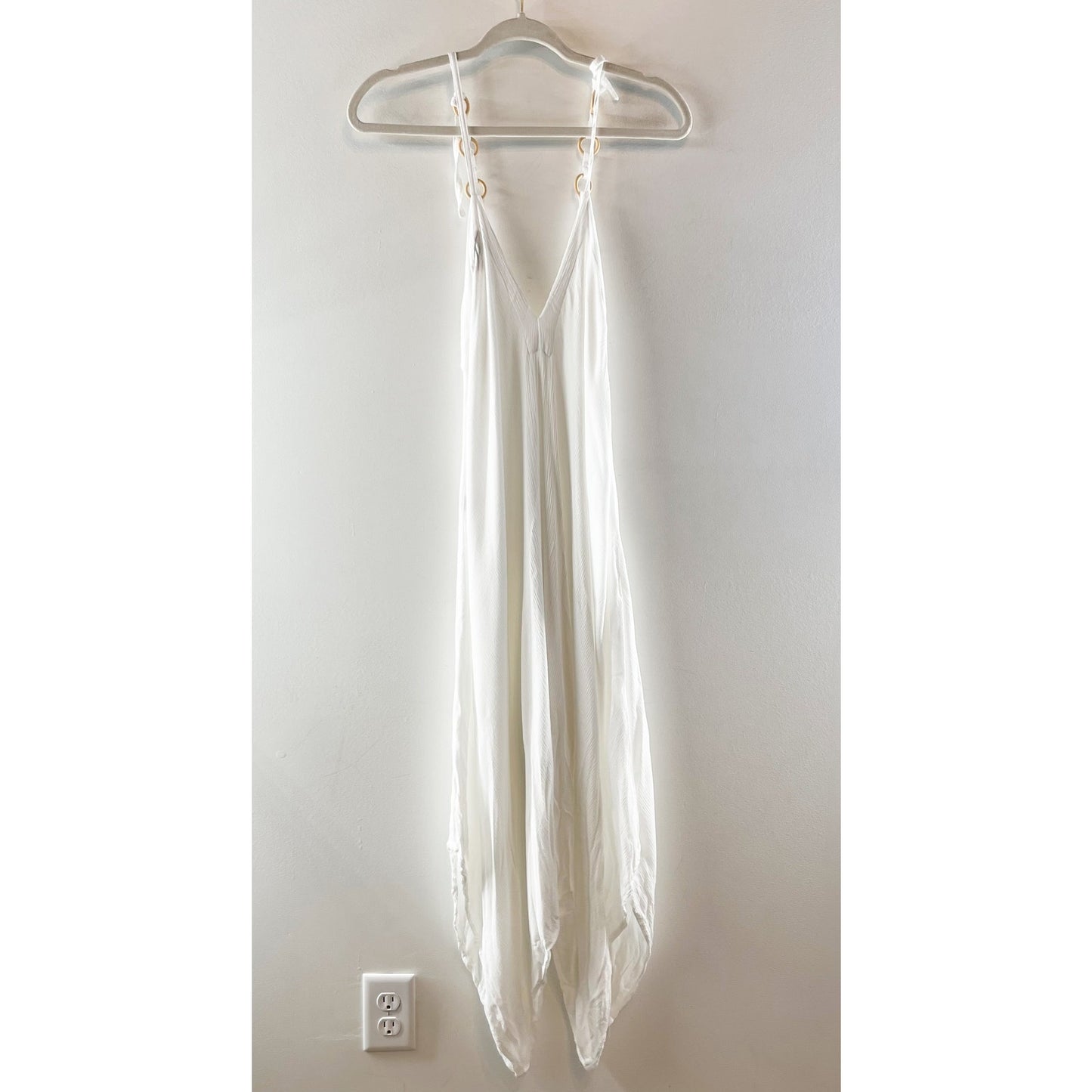 Chameleon Tie Shoulder Ring Detail V-Neck Harem Wide Leg Jumpsuit White Small