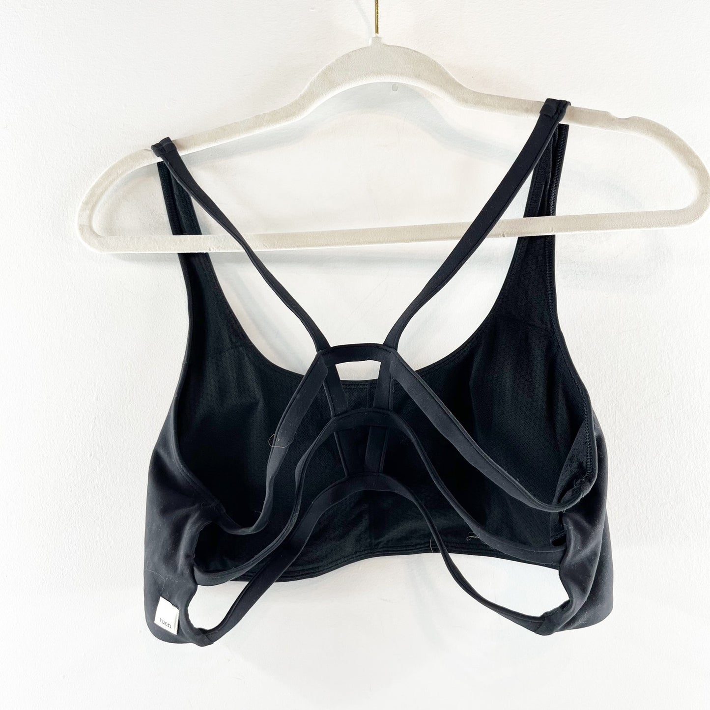 Vuori Yosemite Scoop Neck Strappy Back Sports Bra Black Large