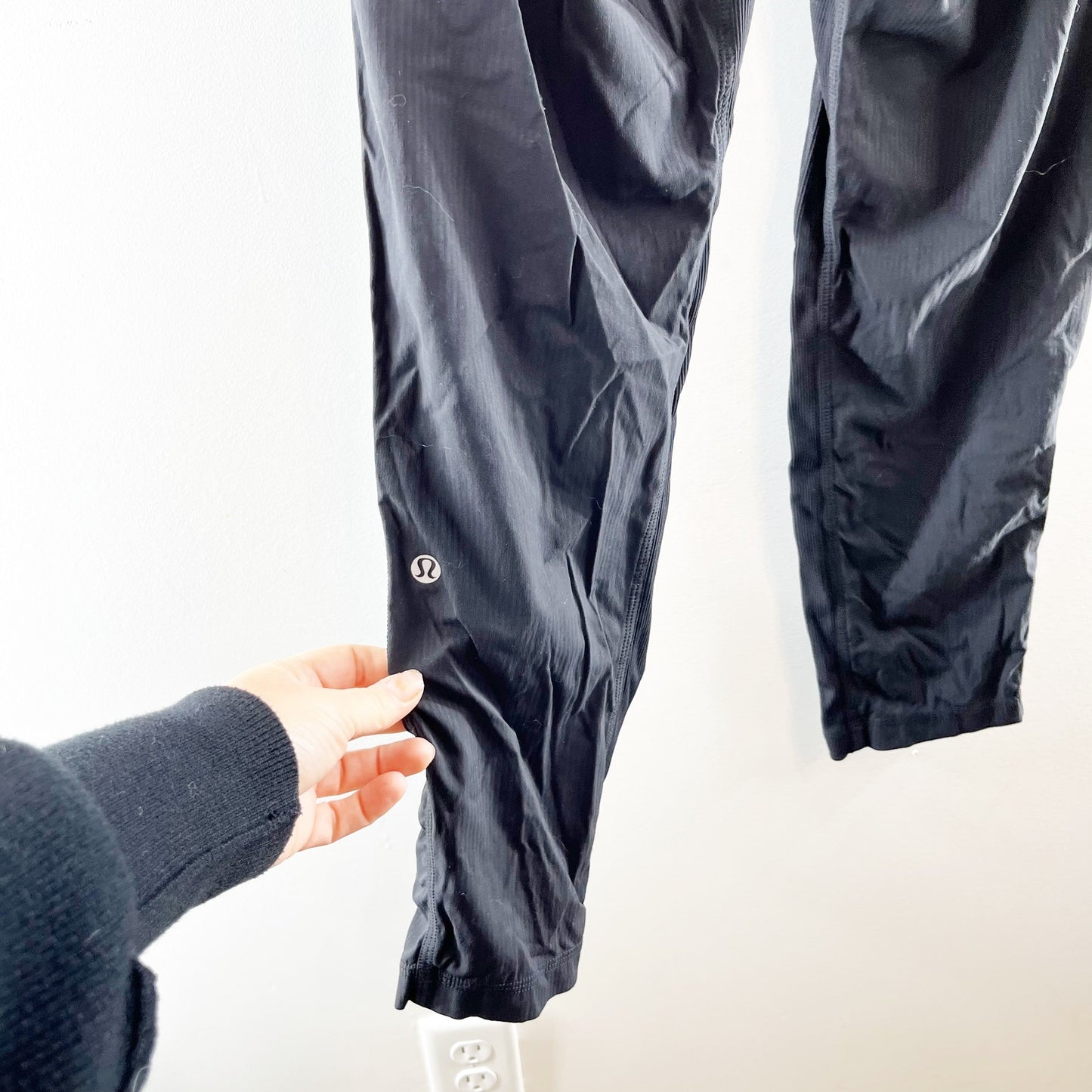 Lululemon Mid Rise Studio Straight Leg Pants Black 6