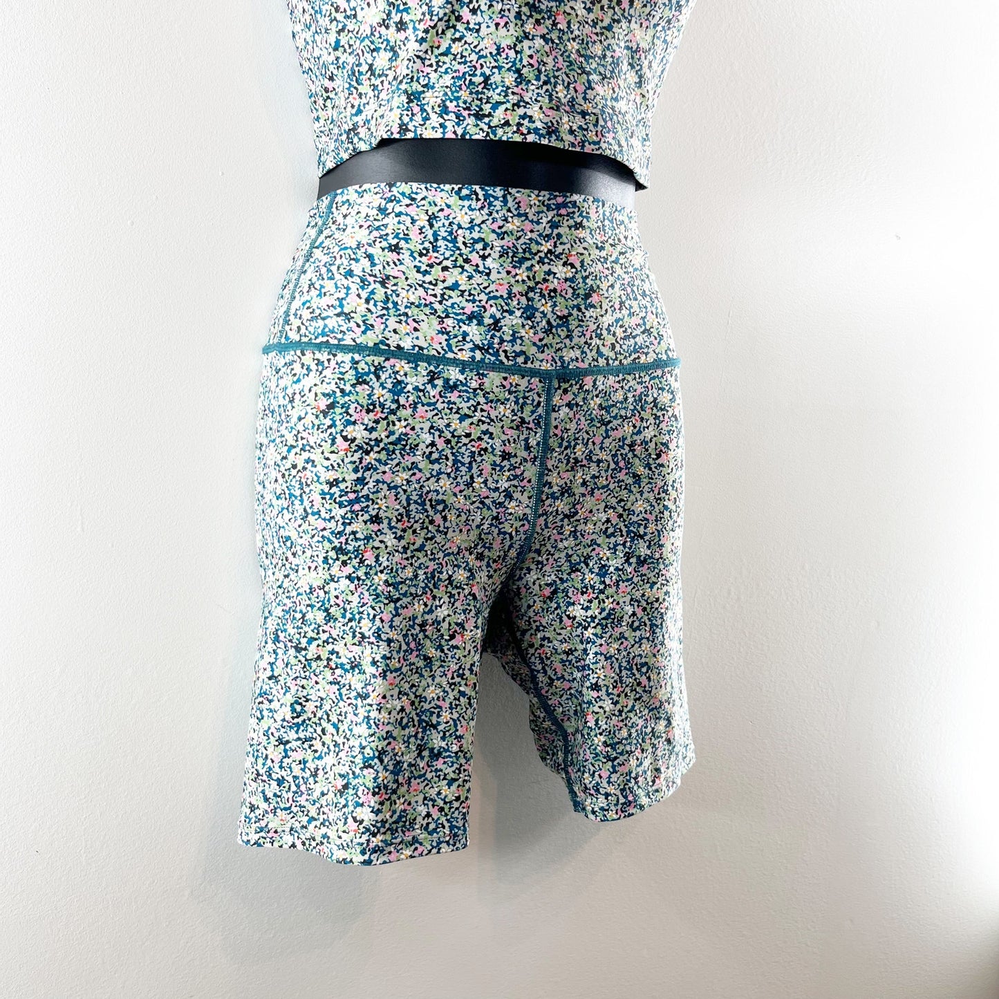 Sage Collective Floral Two Piece Sports Bra and Biker Shorts Set Blue Green XS