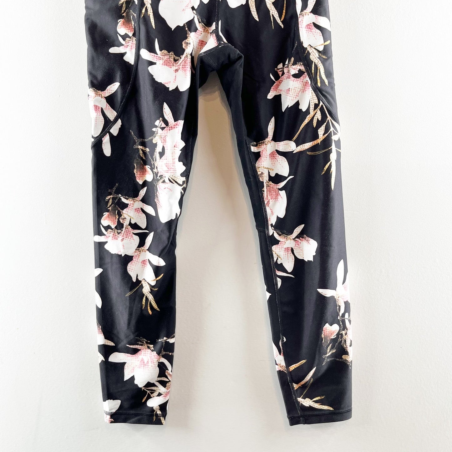 Athleta Magnolia Salutation Stash Pocket Leggings Floral Black Small