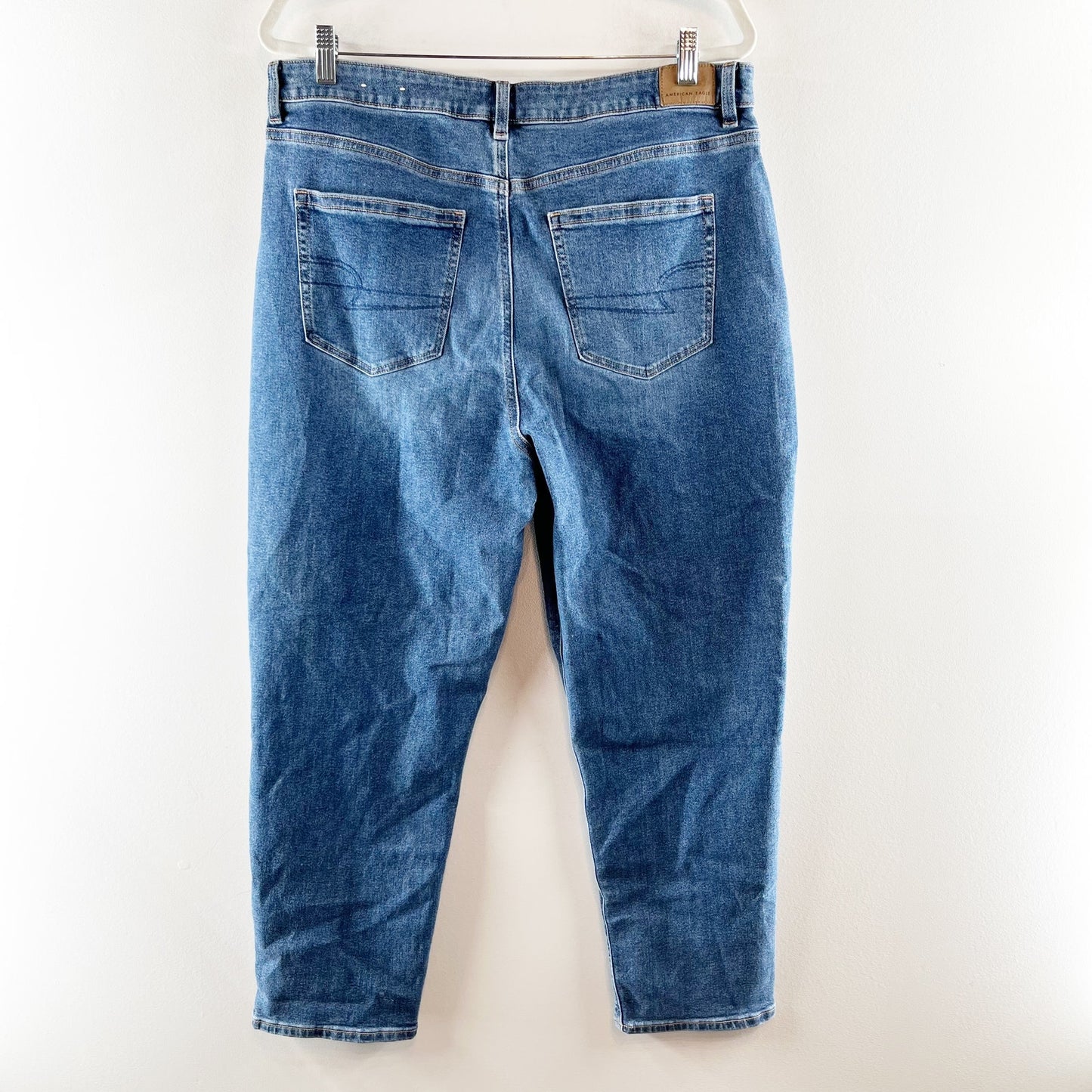 American Eagle High Rise Mom Jeans Medium Wash Blue 16