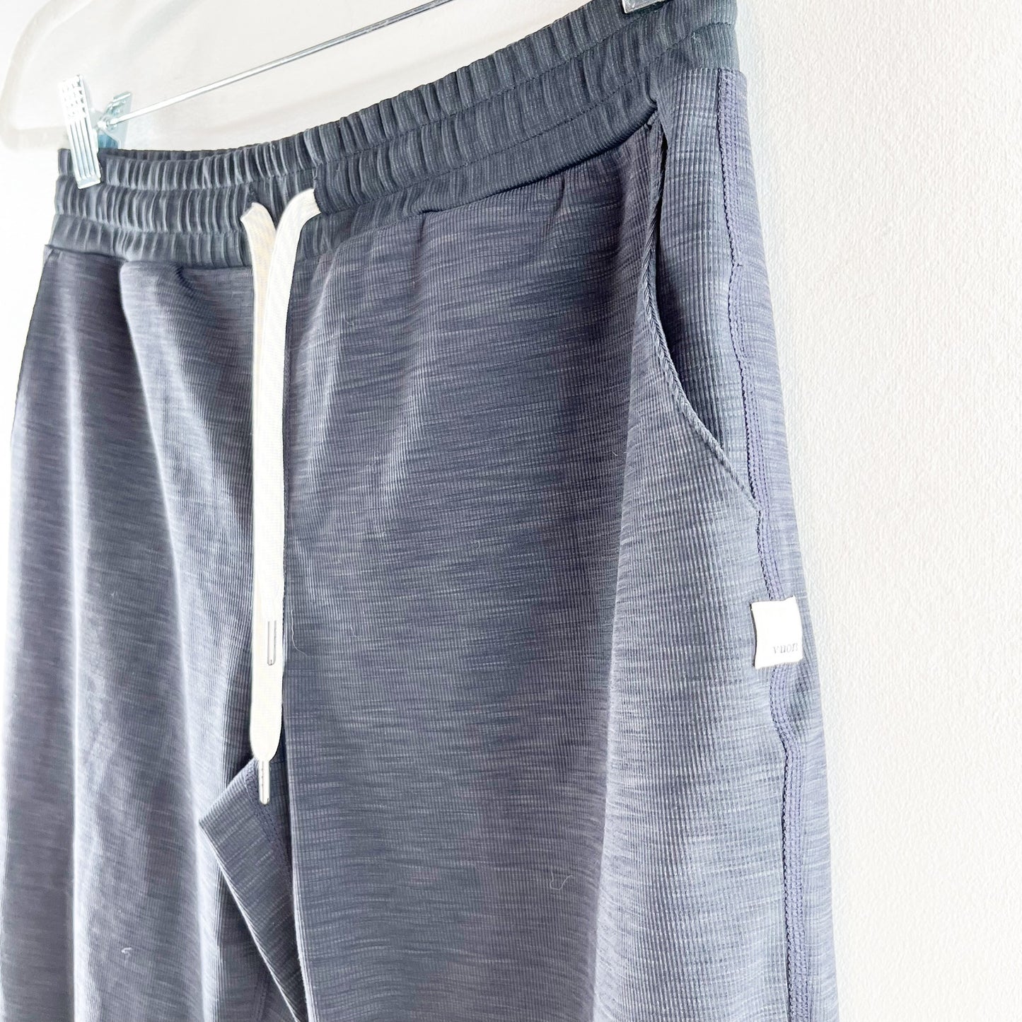 Vuori Lux Performance Jogger Sweatpants Midnight Heather Navy Blue Small
