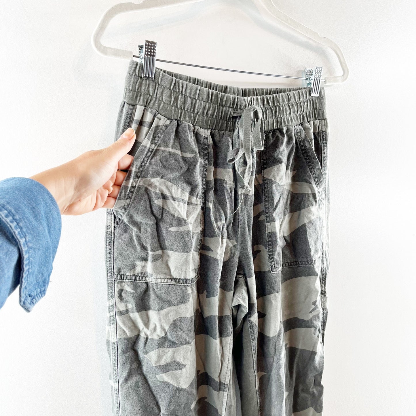 Splendid High Rise Lakeside Camo Joggers Green Small