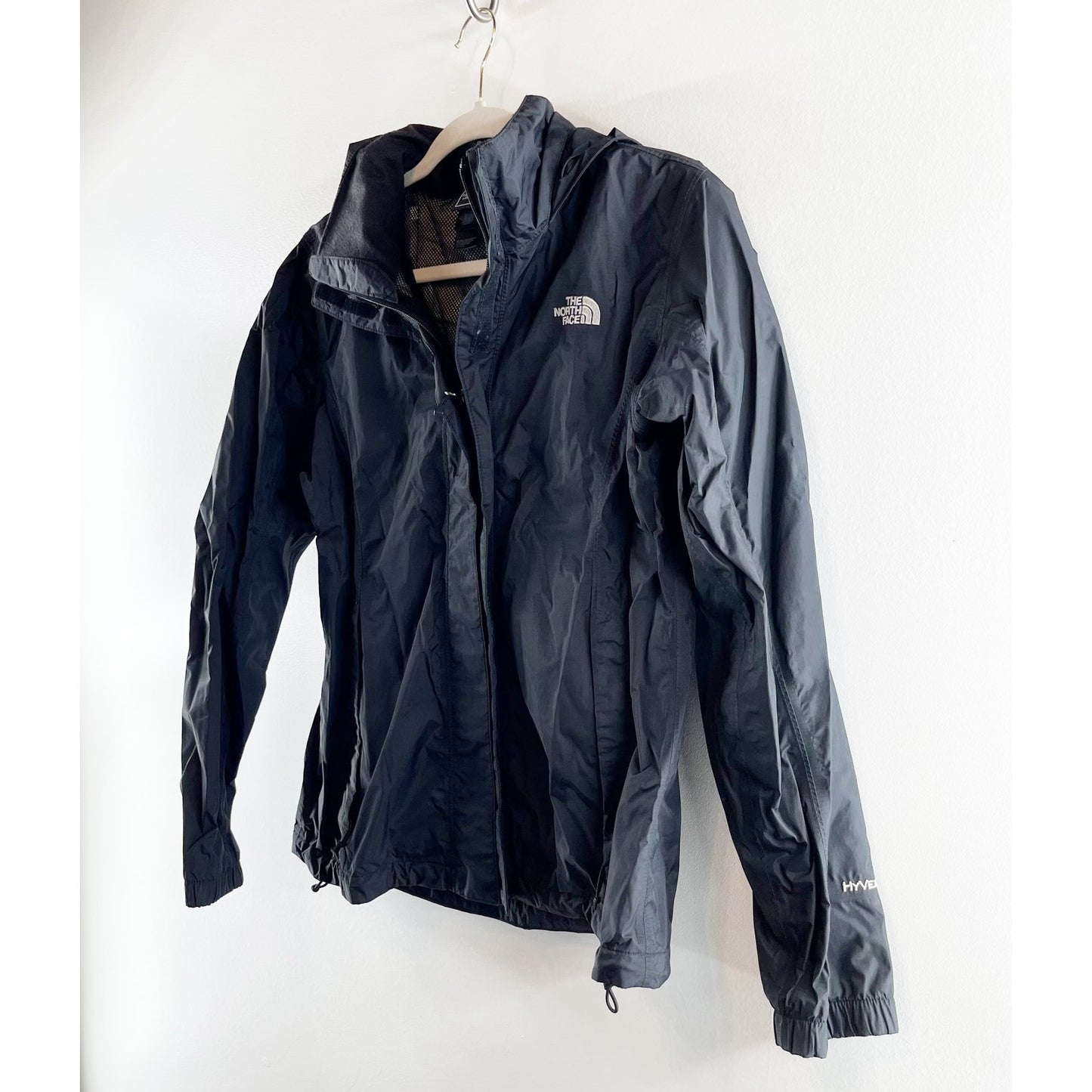 The North Face Resolve HyVent Long Sleeve Full Zip Hooded Rain Jacket Black M