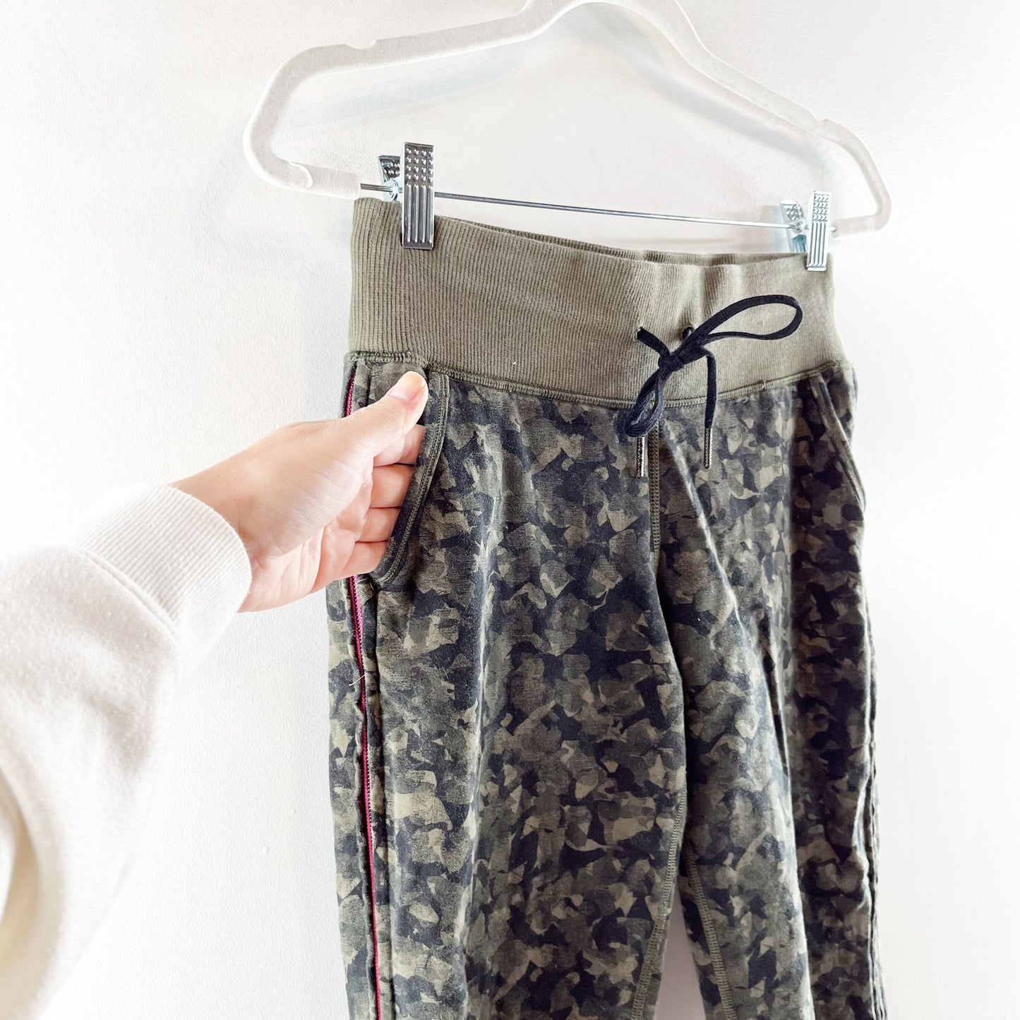 Lululemon No Sweat High Rise Jogger Sweatpants Camo Forest Green 4