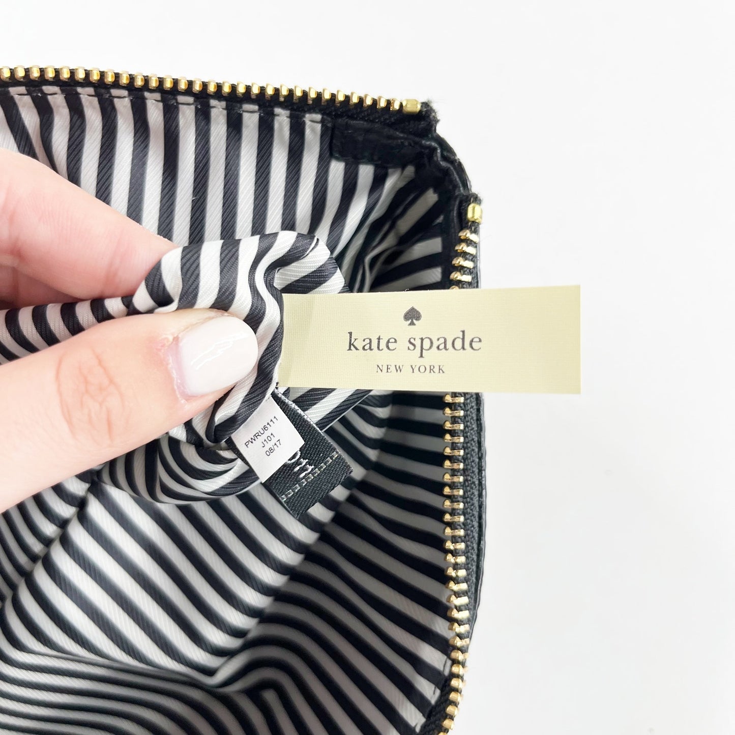 Kate Spade New York Pebble Leather Jackson Street Large Mila Wallet Pouch