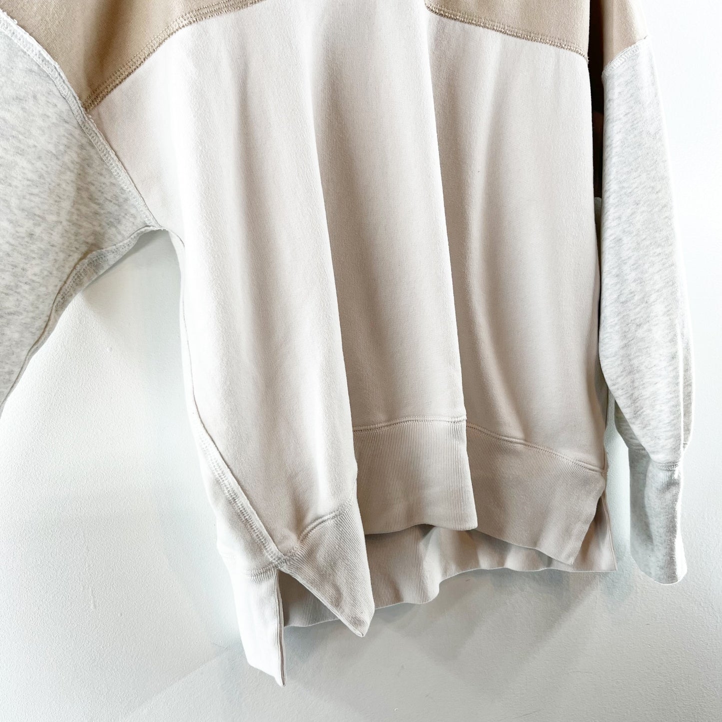 Abercrombie & Fitch Soft AF Colorblock Crewneck Sweatshirt Tan Beige Gray XS