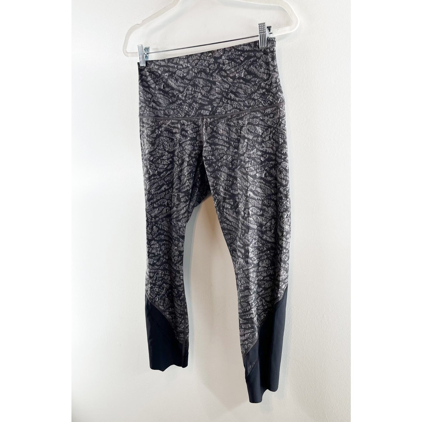 Lululemon Mid Rise Cropped Leggings Black Gray 10