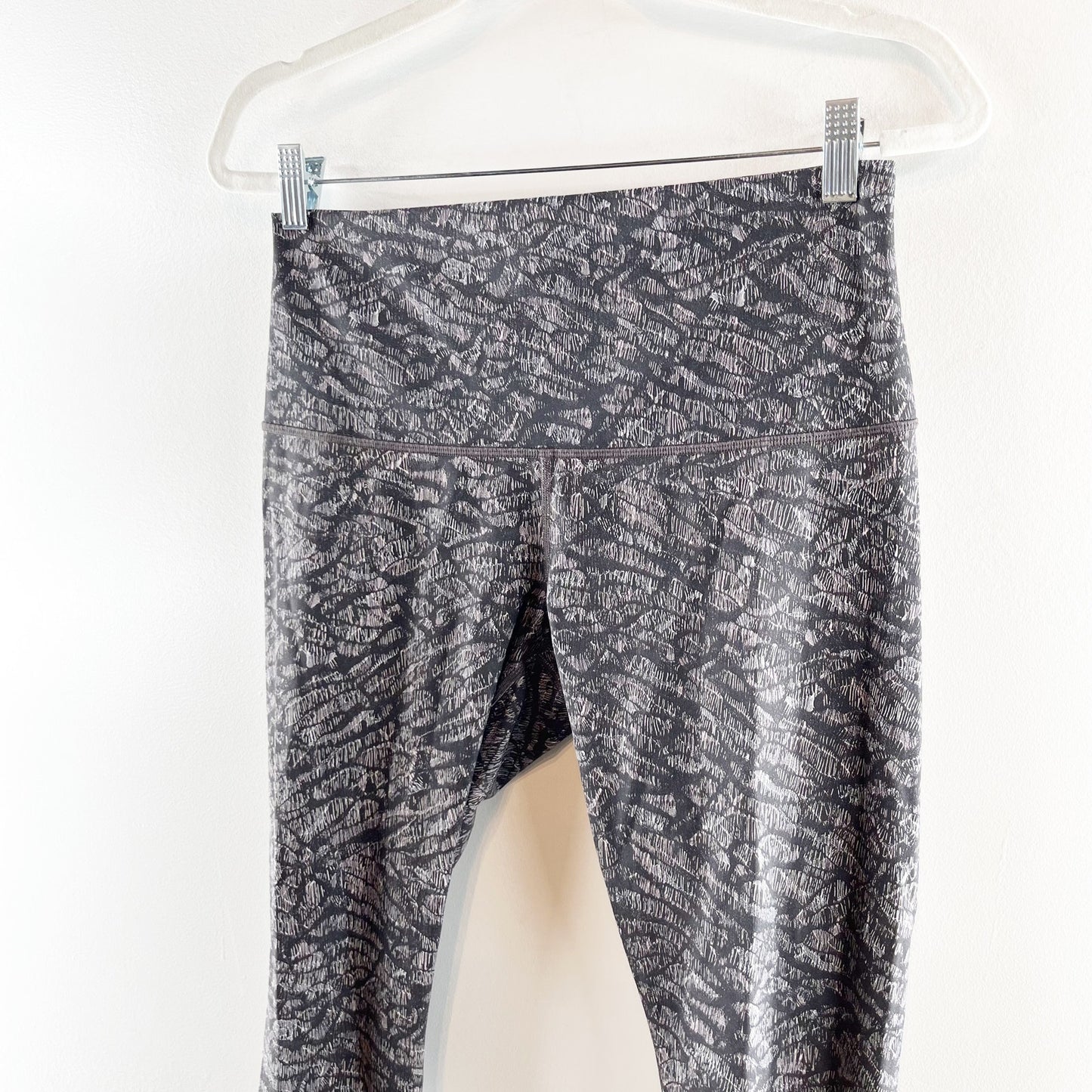 Lululemon Mid Rise Cropped Leggings Black Gray 10