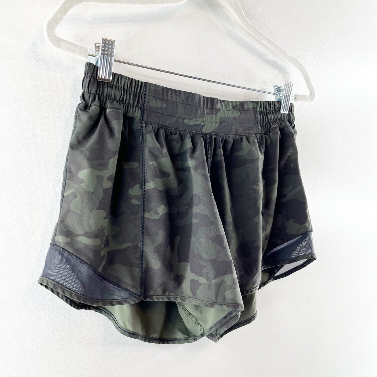 Lululemon Hotty Hot Short II Long 4" Incognito Camo Multi Gator Green Black 10