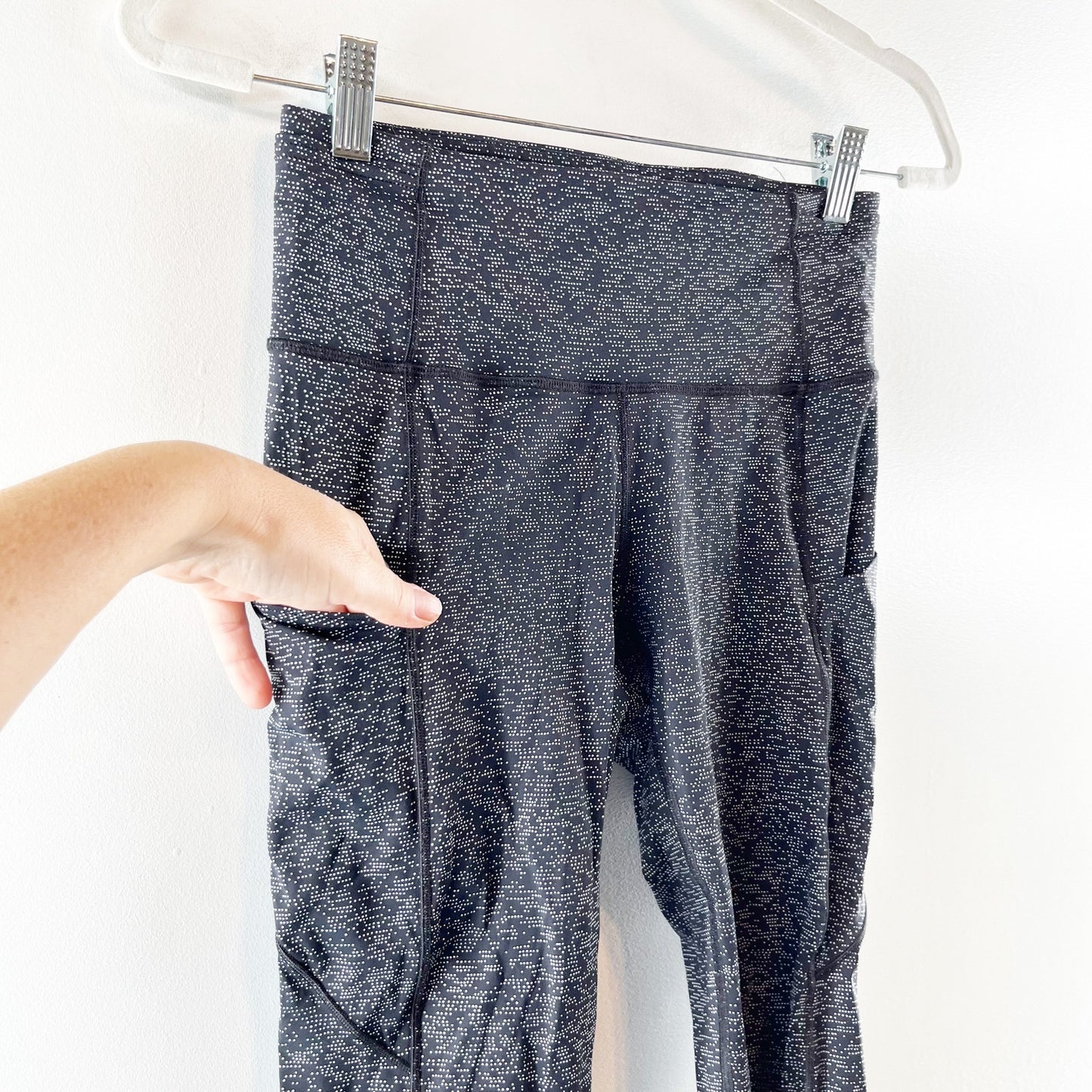 Lululemon Fast & Free Crop II Nulux 19" Leggings Soundwave Alpine White Black 6