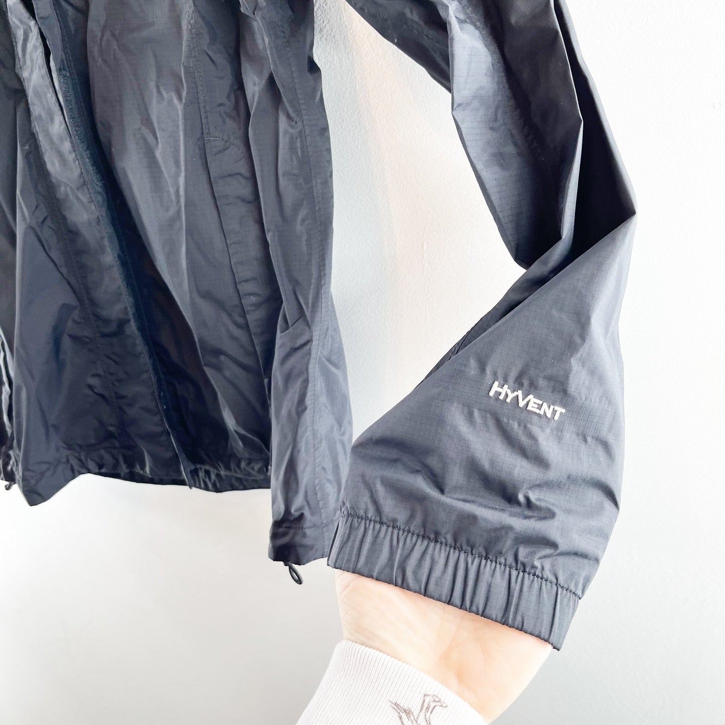 The North Face Resolve HyVent Long Sleeve Full Zip Hooded Rain Jacket Black M
