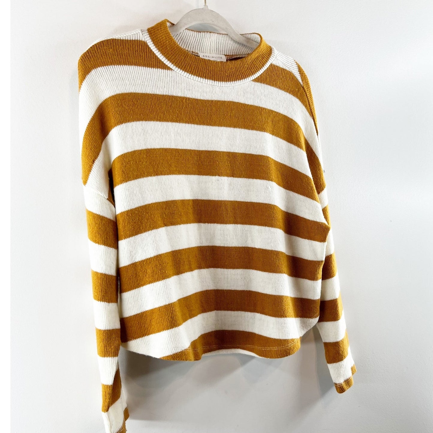 Socialite Striped Crewneck Ribbed Long Sleeve Sweater Gold White Medium