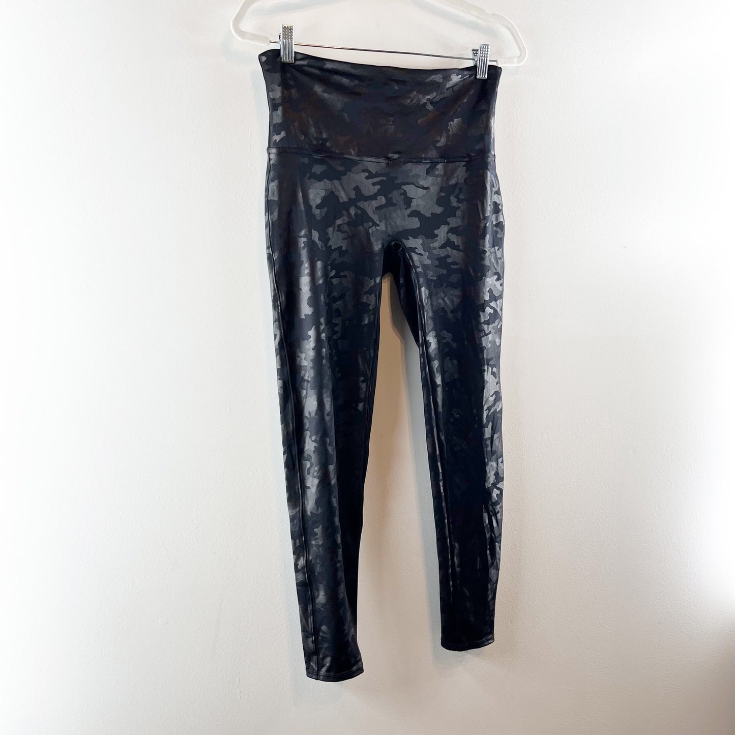 SPANX Pull On High Waisted Faux Leather Leggings Matte Black Camo XL