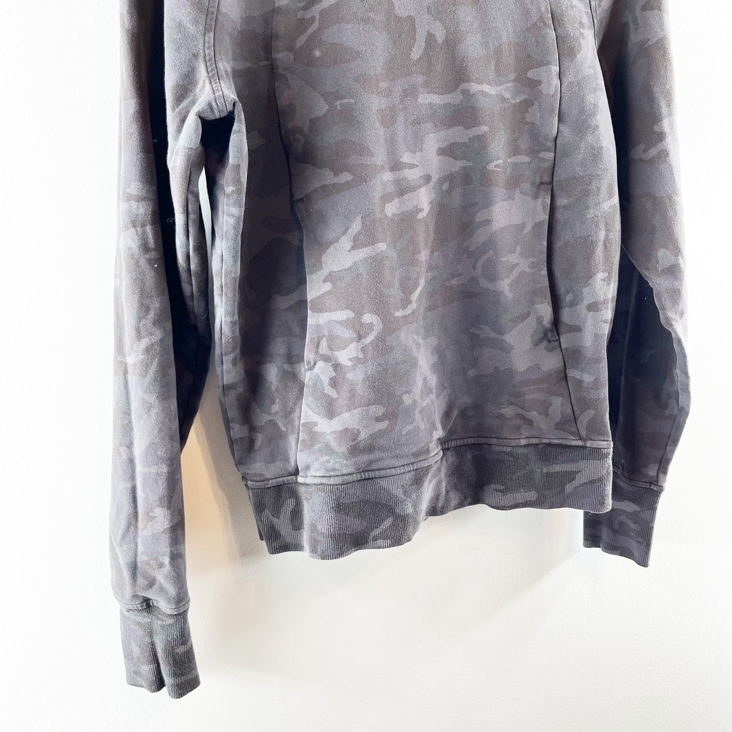 Lululemon Scuba Hoodie Pullover Sweatshirt Incognito Camo Multi Grey 2