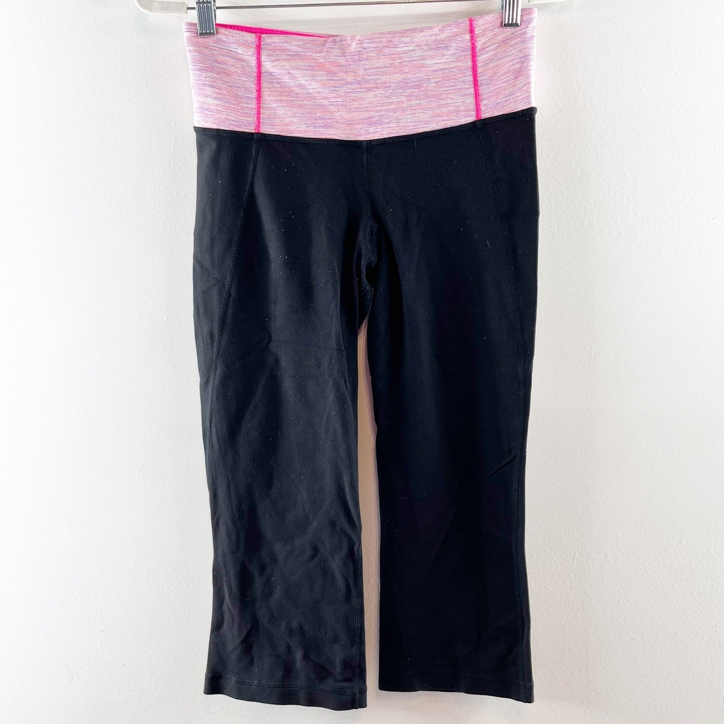 Lululemon Groove Crop Mid Rise Leggings Black Pink 6