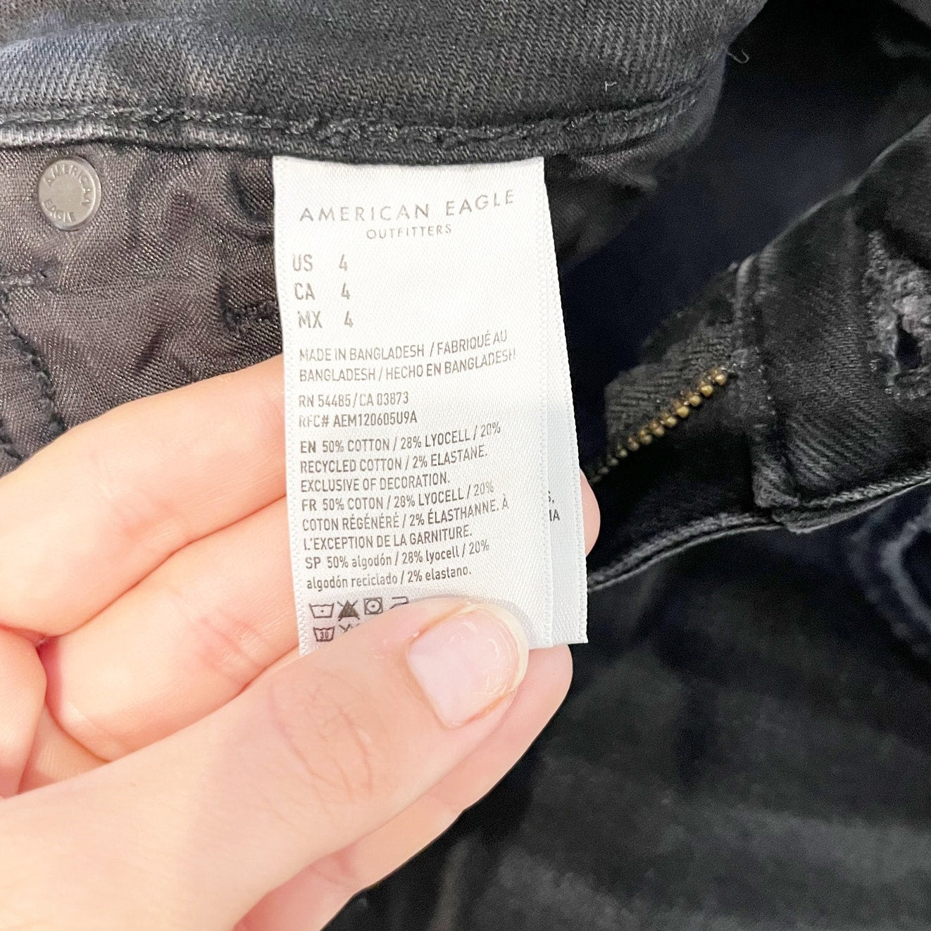 American Eagle Outfitters High Waisted Stretch Denim Mom Jean Short Black 4