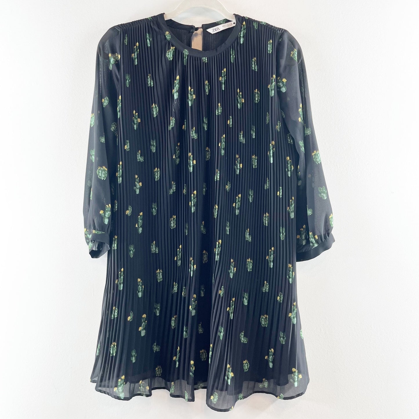 Zara Cactus Print 3/4 Sleeve Crew Neck Plisse Pleated Mini Dress Black Small