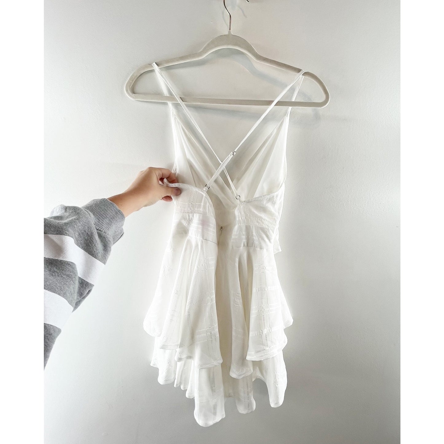 Pink Lily V Neck Ruffle Belted Tie Waist Romper White Small