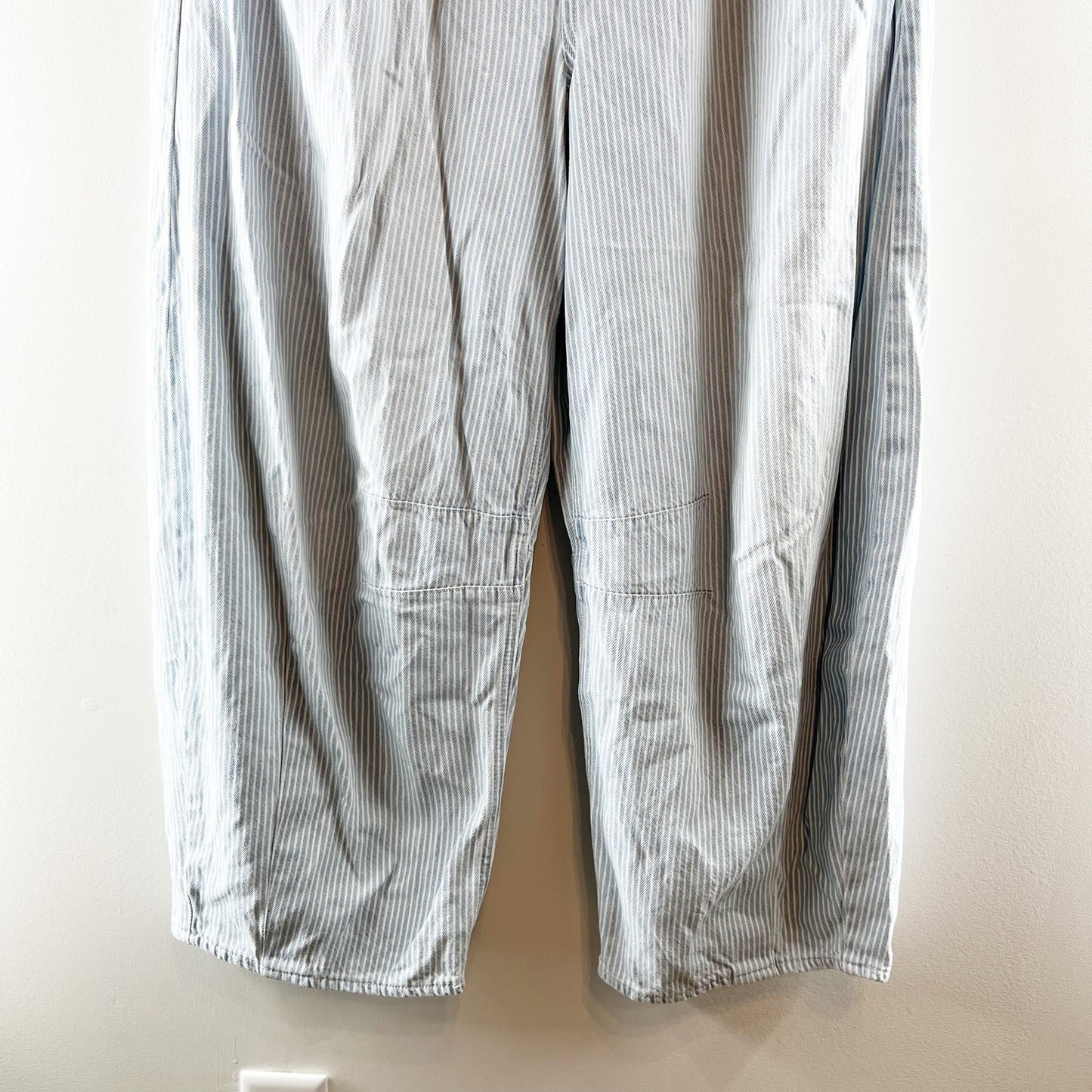GAP Mid Rise Ultrasoft Easy Horseshoe Jeans Blue Railroad Stripe Large