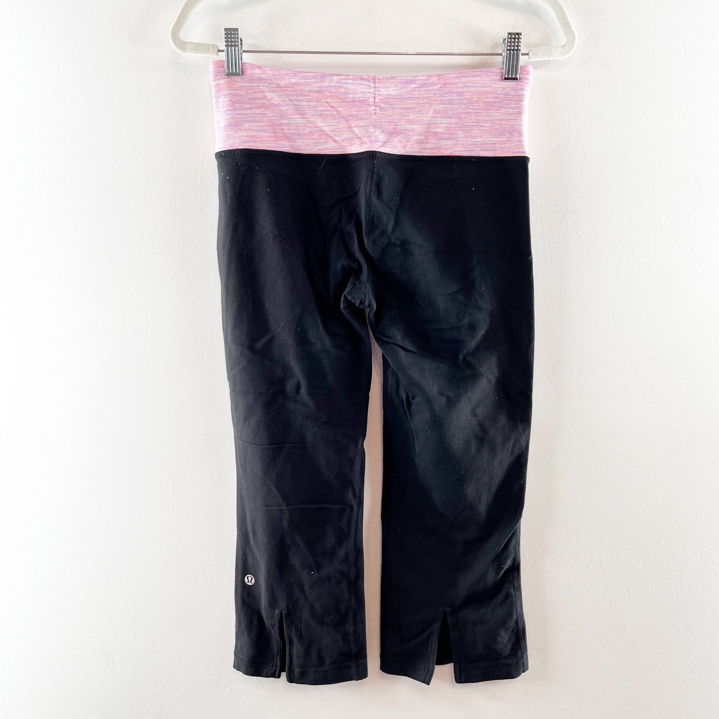 Lululemon Groove Crop Mid Rise Leggings Black Pink 6