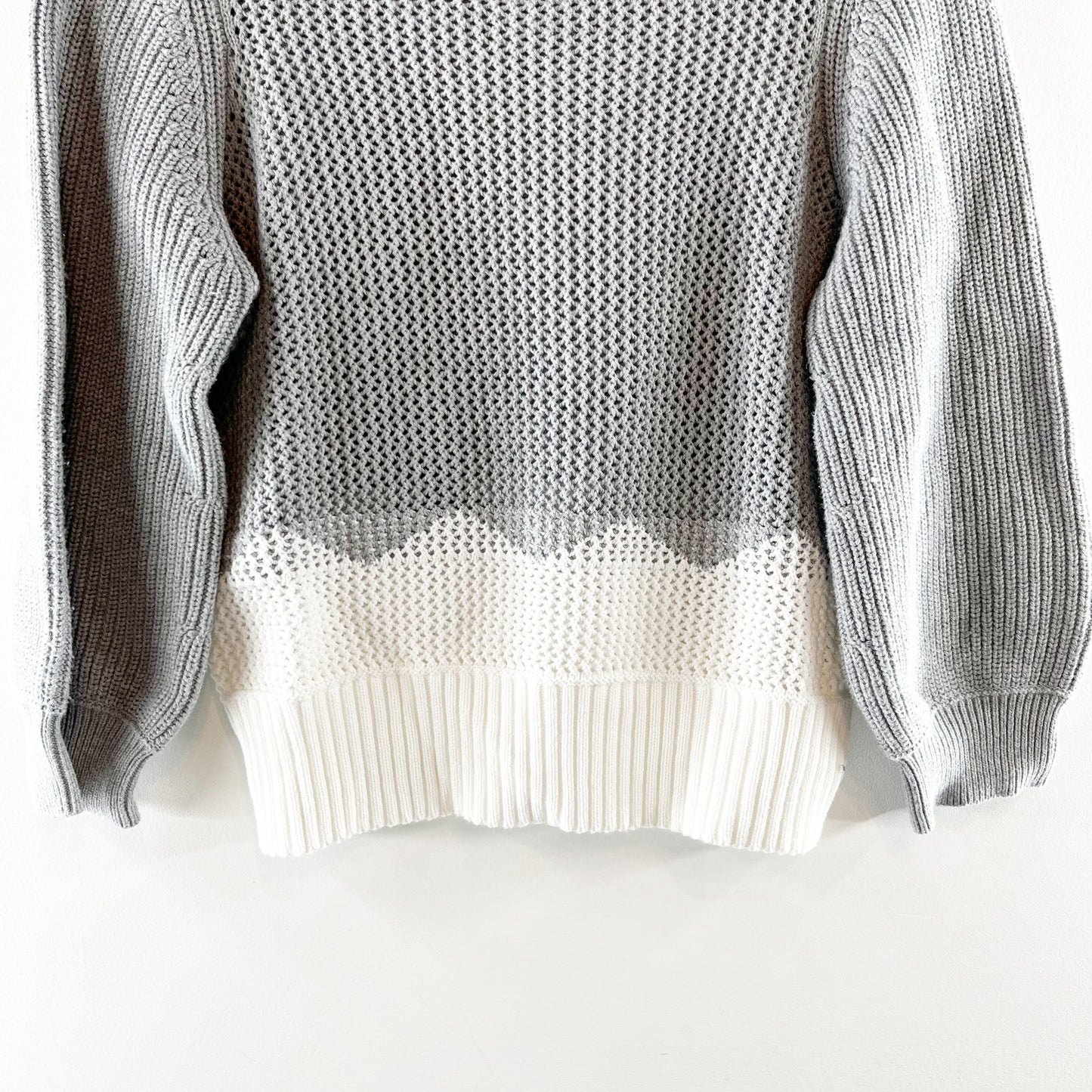 Kinross Crewneck Puff Sleeve Colorblock Sweater Gray White Medium