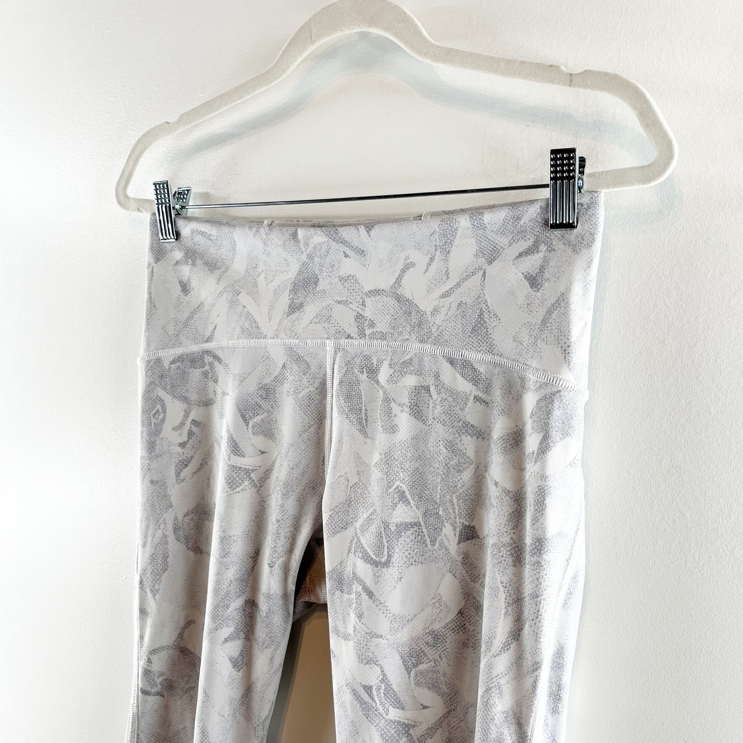 Lululemon Train Times Crop Leggings 21" Jasmine White Multi 10